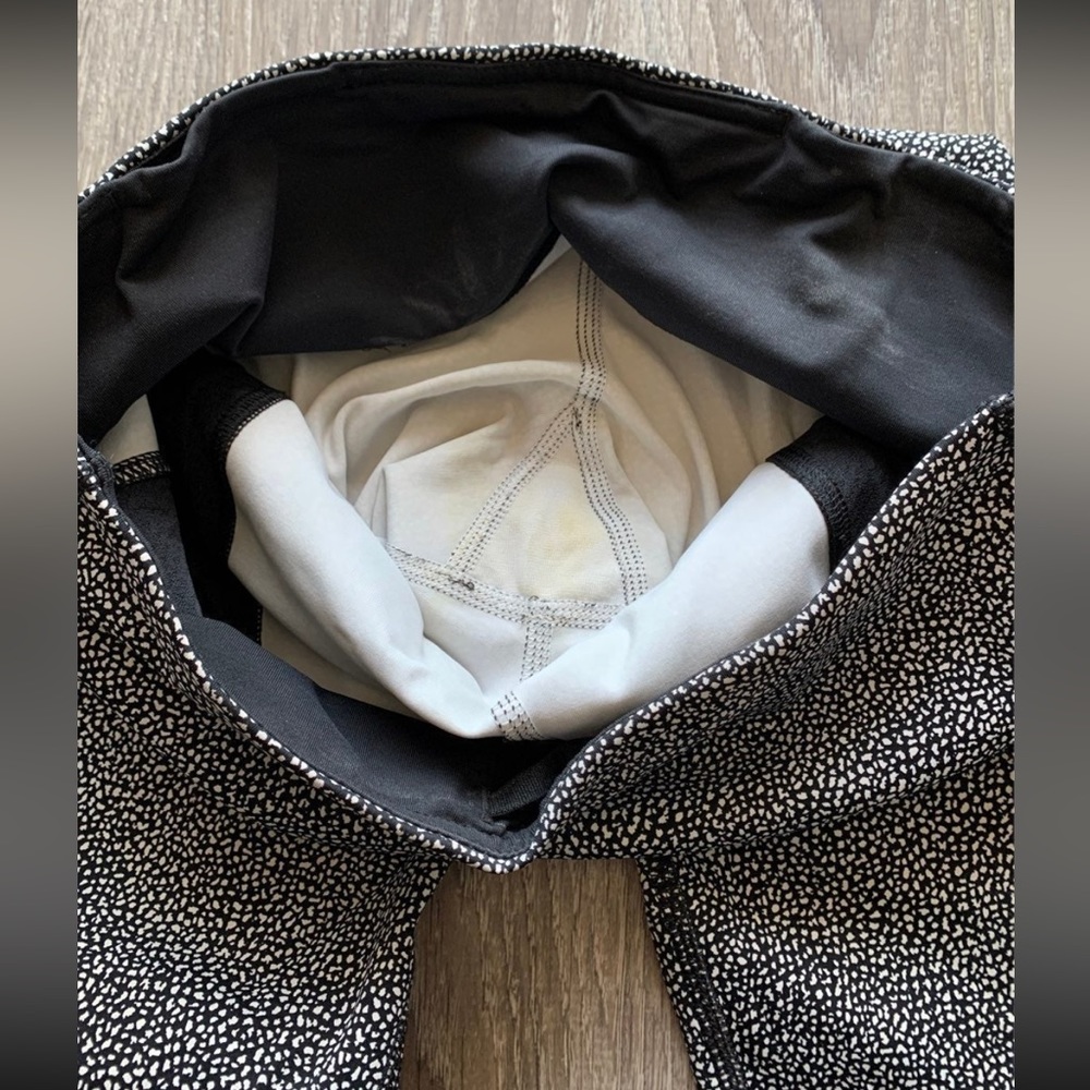 Lululemon Size 6 invigorate Black and White Leggings *Please read description* - Picture 7 of 12